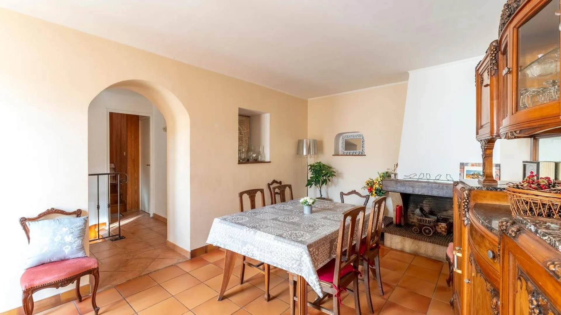 Maison Avec Vue Sur Les Alpilles Les Angles  0*, Les Angles (Gard) France
