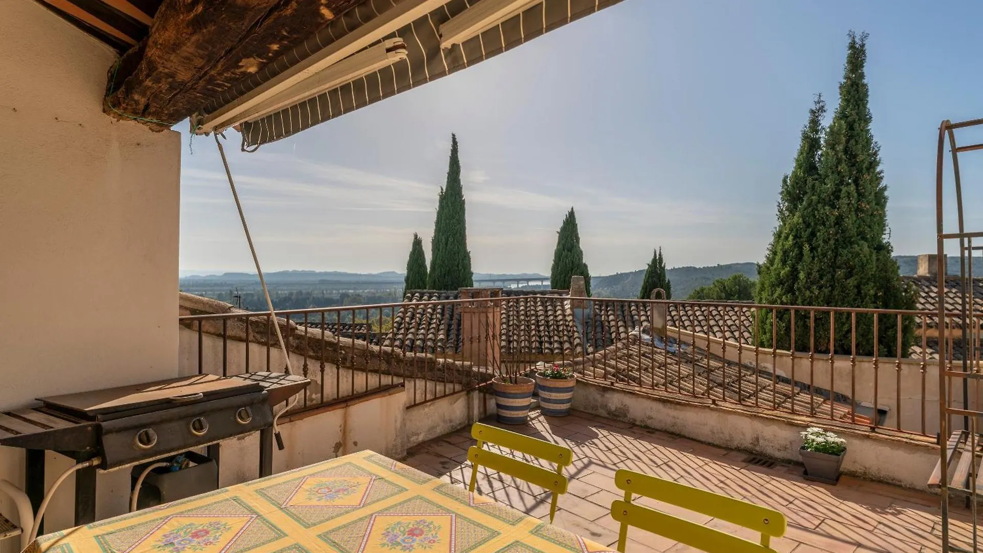Maison Avec Vue Sur Les Alpilles Les Angles