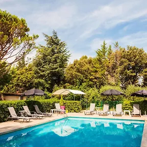 Hotel Le Petit Manoir Logis, Les Angles (Gard)